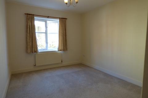 2 bedroom flat to rent, Boltro Road, Haywards Heath RH16
