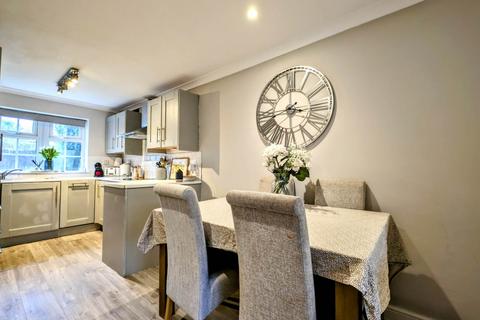 3 bedroom end of terrace house for sale, Overdale Place, Bordon GU35