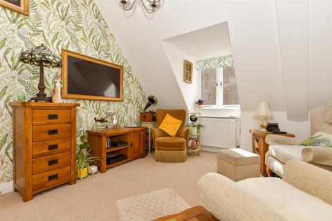 2 bedroom flat for sale, Regent Street, Whitstable, Kent