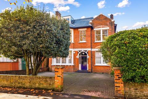 105 The Avenue, London, W13 8JT