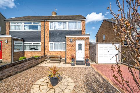 3 bedroom semi-detached house for sale, Kent Crescent, Pudsey, West Yorkshire, LS28