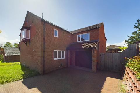 5 bedroom detached house for sale, Craddocks Close, Milton Keynes MK13