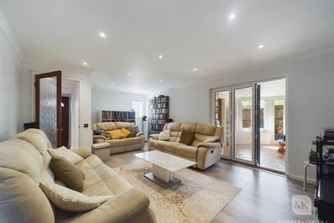 41 Craddocks Close, Bradwell, Milton Keynes, MK13 9DX