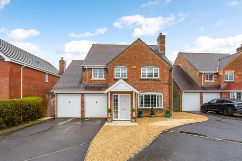 5 bedroom detached house for sale, Kennedy Meadow, Hungerford, Berkshire, RG17