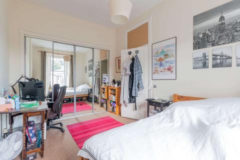 1 bedroom flat to rent, 2183L – Meadowbank Crescent, Edinburgh, EH8 7AJ