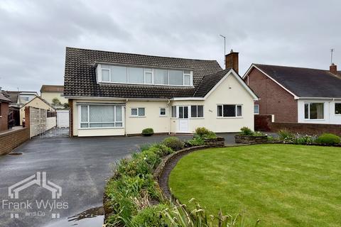 3 bedroom bungalow for sale, Clifton Drive North, Lytham St Annes, FY8 2PP