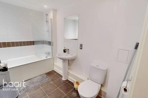1 bedroom apartment for sale, 3 Grantham Road, London