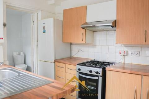 3 bedroom end of terrace house for sale, Gosport Road, London E17