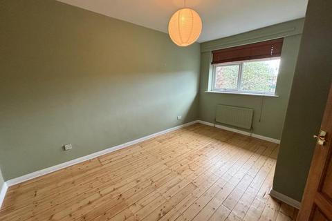 3 bedroom terraced house to rent, Weybridge Road :: New Islington