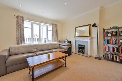 3 bedroom flat for sale, Balfour Road, Weybridge, KT13