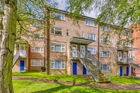 32 Haygarth, Knebworth, SG3 6HE