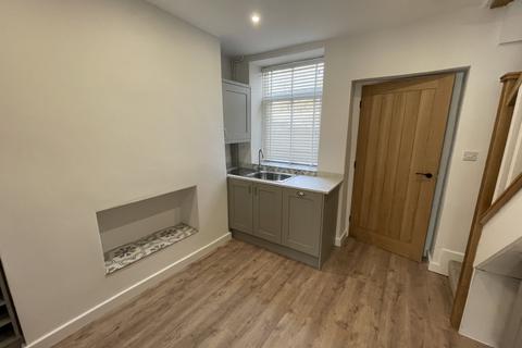 2 bedroom terraced house to rent, Otley Road, Harrogate, North Yorkshire, HG2
