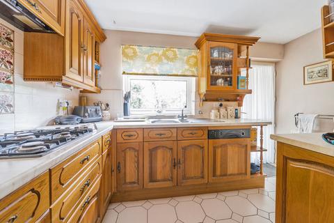 134 Wolf Lane, Windsor, SL4 4YZ