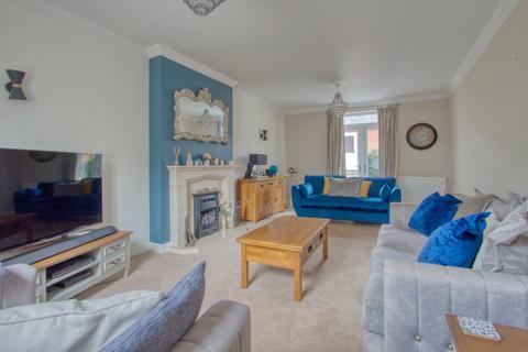 9 Streamside, Taunton, TA1 2LY