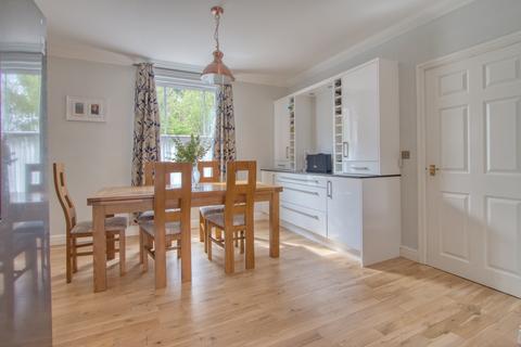 9 Streamside, Taunton, TA1 2LY