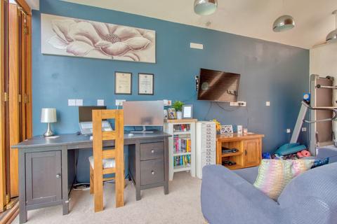 9 Streamside, Taunton, TA1 2LY