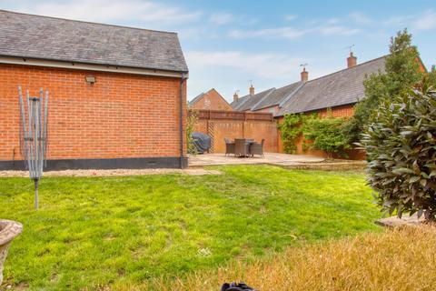 9 Streamside, Taunton, TA1 2LY