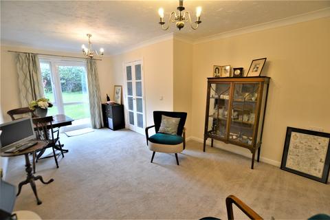 1 bedroom retirement property for sale, St. George's Avenue, Stamford, PE9
