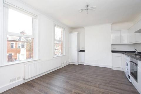 2 bedroom apartment to rent, Ravenshurst Avenue, London NW4