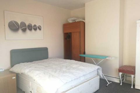 2 bedroom maisonette to rent, Brookside Crescent, Newcastle Upon Tyne NE5