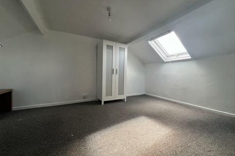 2 bedroom maisonette to rent, Brookside Crescent, Newcastle Upon Tyne NE5