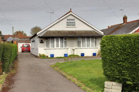 4 bedroom bungalow for sale - MILL ROAD, DENMEAD