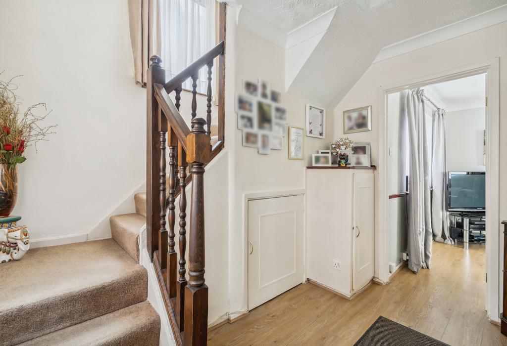 The Queens Drive, Rickmansworth... 2 bed semidetached house for sale £500,000