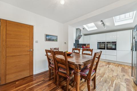 8 Whitton Drive, Giffnock, Glasgow, G46 6EE
