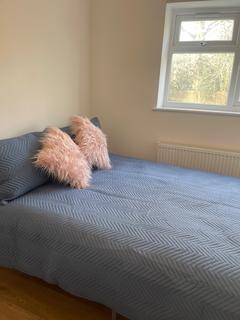 1 bedroom in a house share to rent, Twickenham TW2