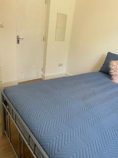 1 bedroom in a house share to rent, Twickenham TW2