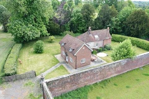 4 bedroom detached house to rent, Colden Lane, Old Alresford, Alresford, Hampshire