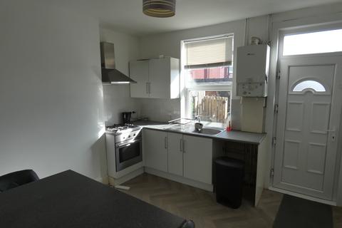3 bedroom terraced house to rent, Hawksworth Road, Sheffield S6