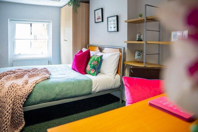 St-james-s-street-ng1-6fj-958834