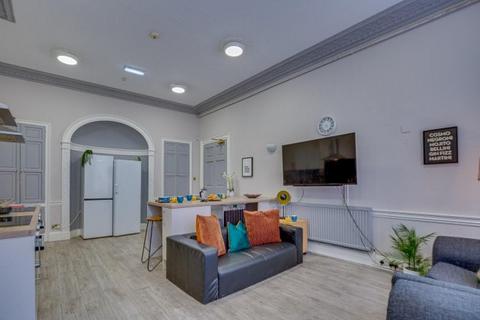 17 bedroom house share to rent, St James's Street