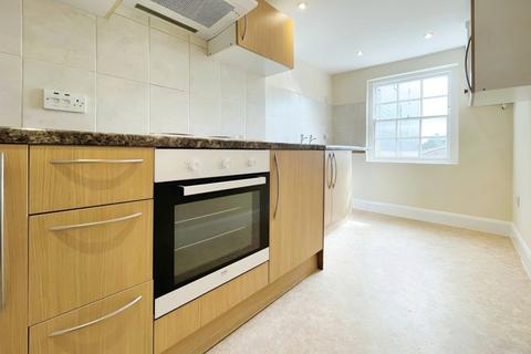 2 bedroom flat to rent, High Street Tonbridge TN9