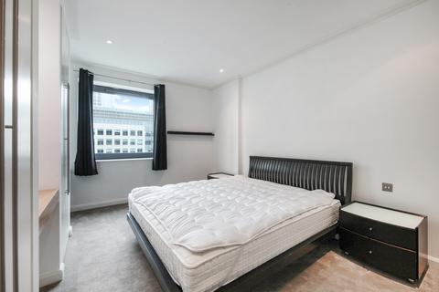 2 bedroom flat to rent, Discovery Dock East Apartments, 3 South Quay Square, E14