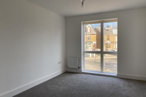 2 bedroom flat to rent, Block A, Tylers Place, Maidstone, Kent, ME14 1JJ