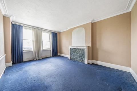3 bedroom flat for sale, Brixton Road, Oval