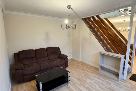 3 bedroom semi-detached house to rent, Penrhiwfer Road, Tonypandy