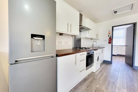 1 bedroom flat to rent, Gorton Road, Reddish, Stockport, SK5