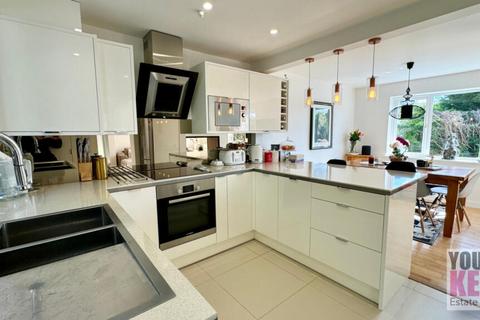 4 bedroom semi-detached house for sale, Hythe, Kent, CT21 5TA