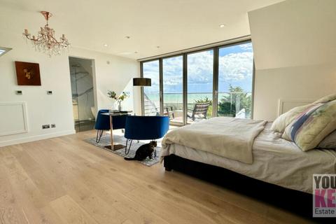 undefined, Naildown Close, Seabrook, Hythe, Kent, CT21 5TA