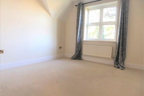 2 bedroom apartment to rent, Reynolds Road, Beaconsfield, HP9