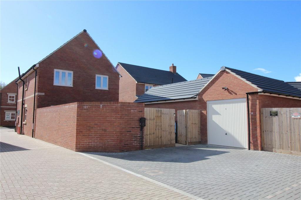 Blunsdon, Swindon SN26 4 bed detached house for sale £400,000
