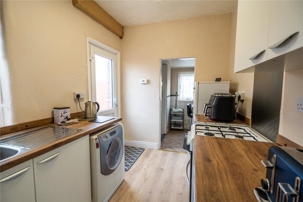 Kitchen (2)
