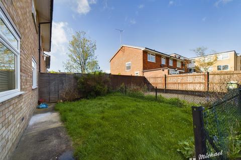 2 bedroom maisonette for sale, Chaucer Drive, Aylesbury, Buckinghamshire