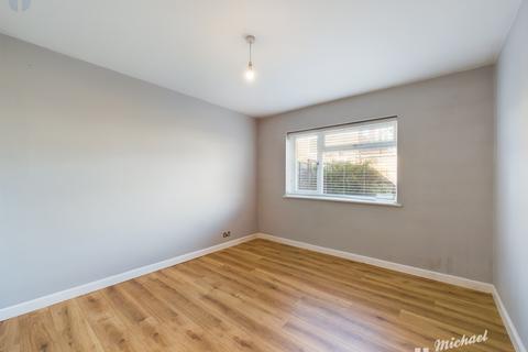 2 bedroom maisonette for sale, Chaucer Drive, Aylesbury, Buckinghamshire