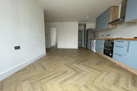 3 bedroom flat to rent, Radnor Road, Harrow HA1