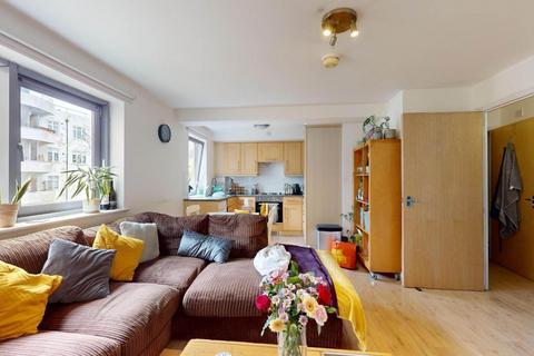 2 bedroom flat to rent, Balham High Road, London, SW17