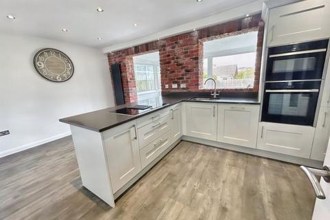 3 bedroom semi-detached house for sale, Stella Hall Drive, Blaydon, Blaydon-on-Tyne, Tyne and wear, NE21 4LB